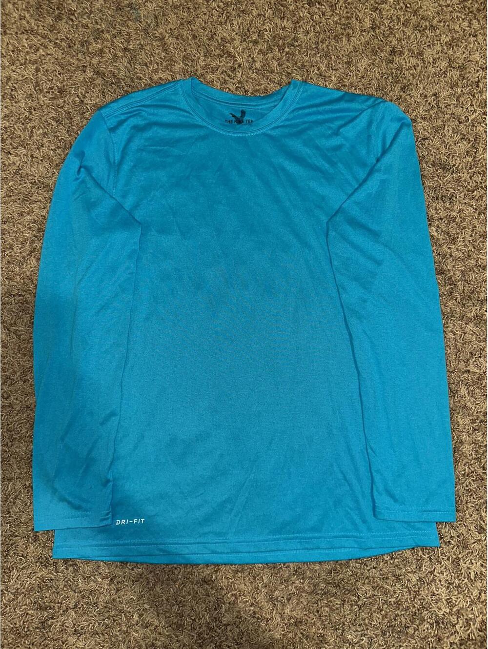 Nike Sportswear Men’s Training Performance Long Sleeve T-Shirt [COPY]